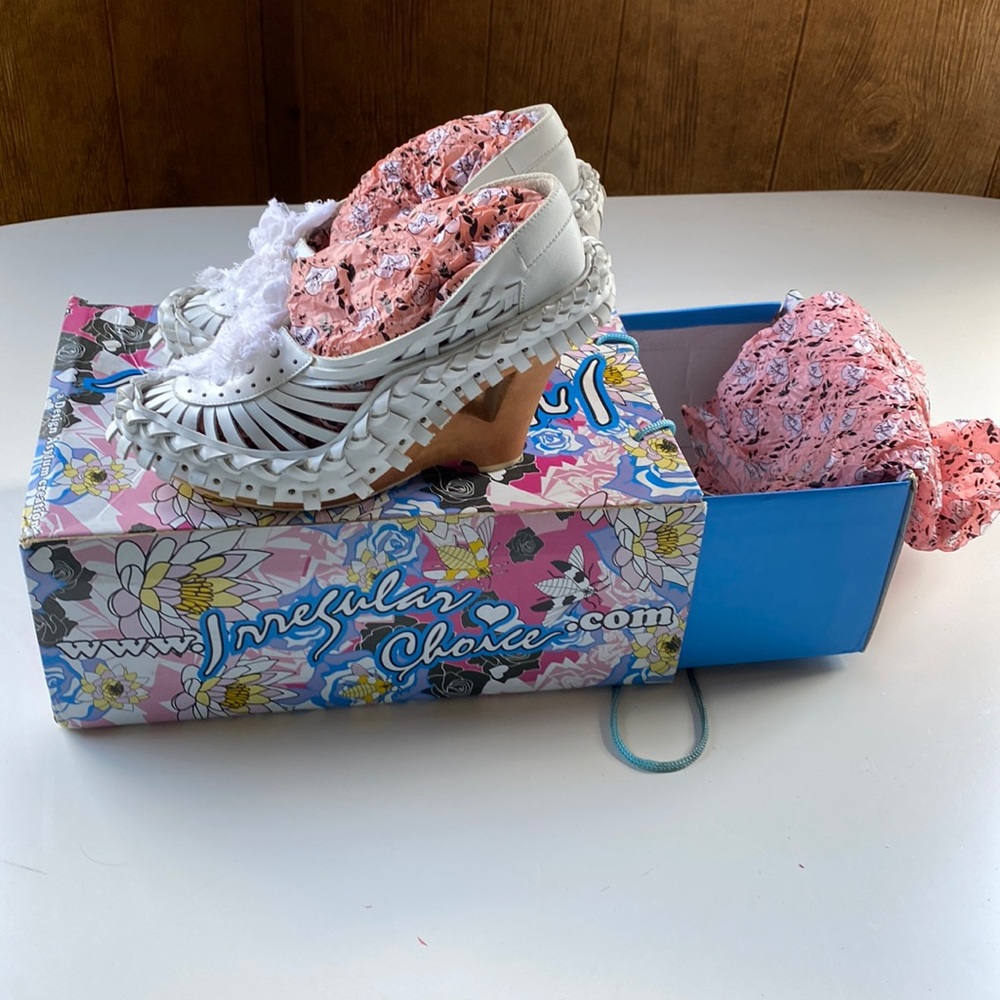 RARE! Irregular Choice size 7 white sandals